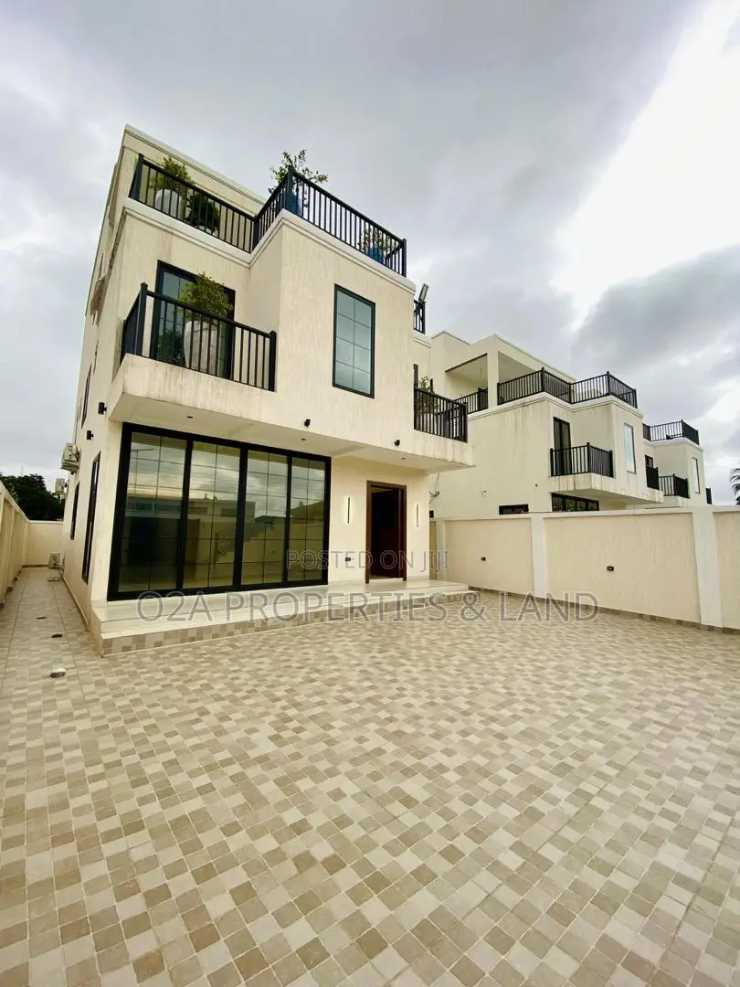 5bdrm House in Airport West for sale in Airport Residential Area