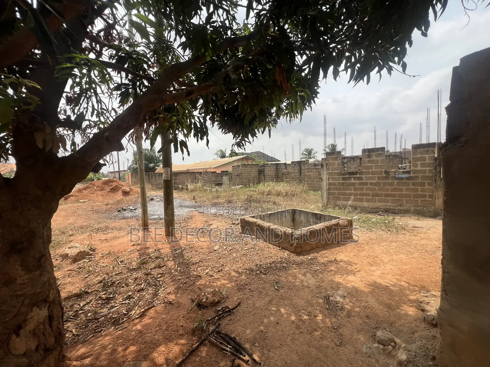 Old Building and a Land for Sale in Agbogba