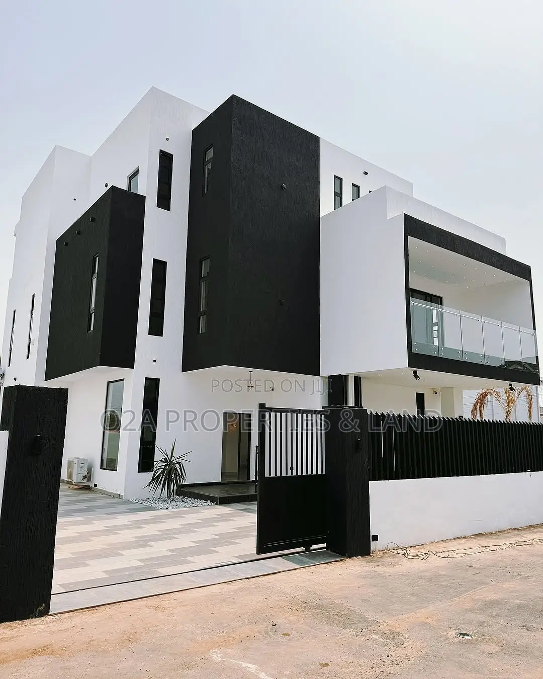 4bdrm House in East Legon, A&C Mall Area for sale in A&C Mall Area