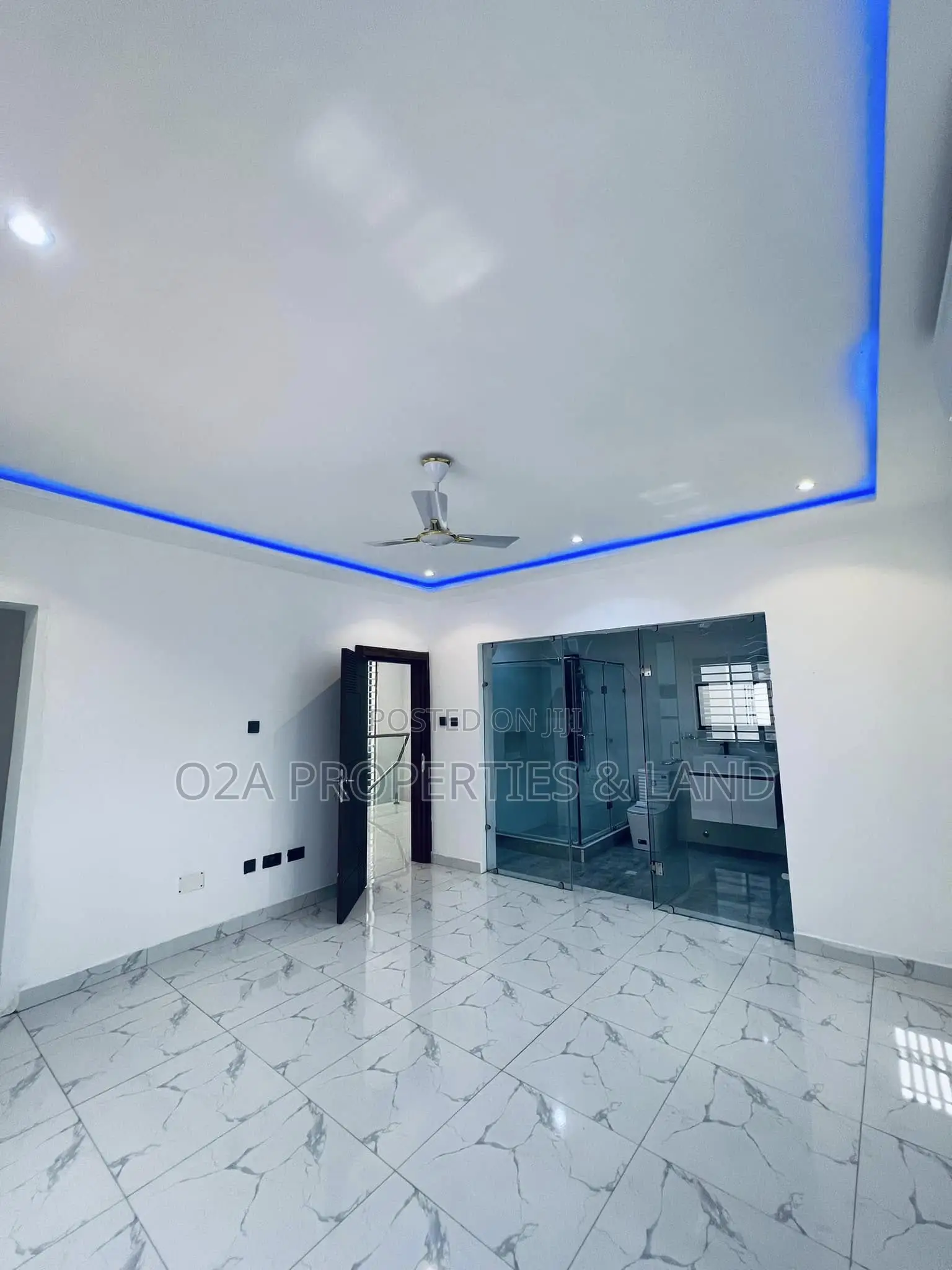 3bdrm Townhouse/Terrace in Ashaley Botwe, Lake Side Estate for sale in Lake Side Estate