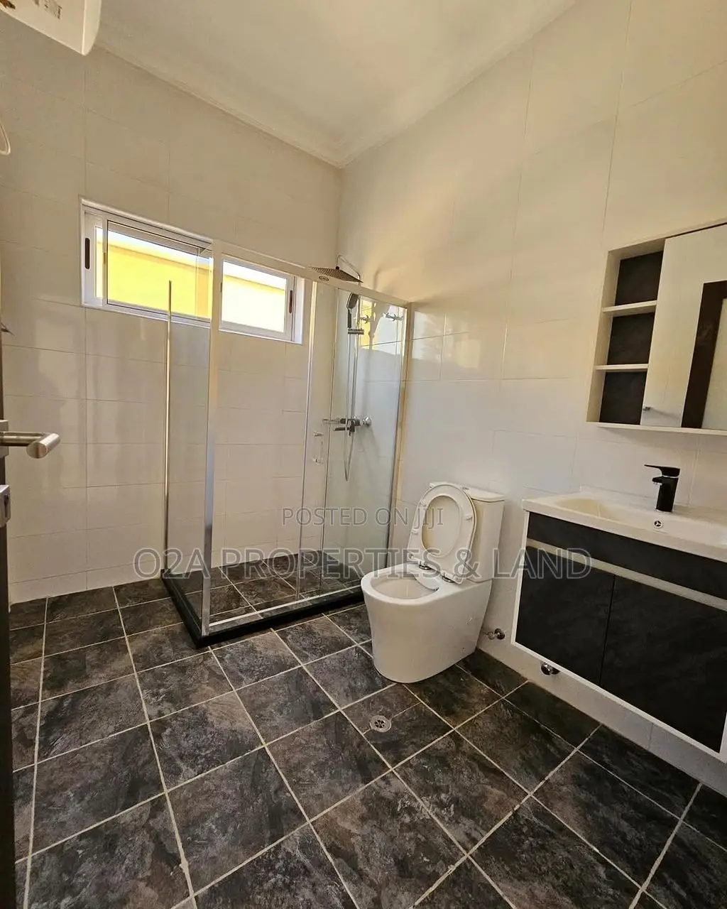 4bdrm House in Cantonments, Acquinas for rent in Acquinas