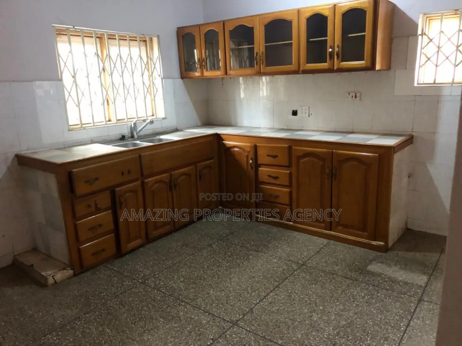 4bdrm House in Madina for sale in Madina