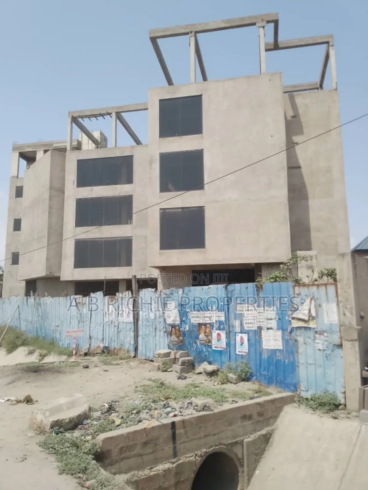 Commercial Office Space for Sale Is $1.6m Usd in South La
