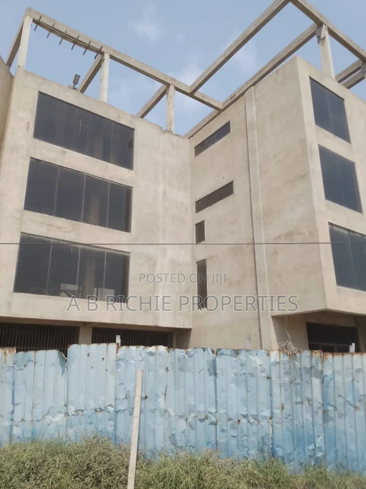 Commercial Office Space for Sale Is $1.6m Usd in South La