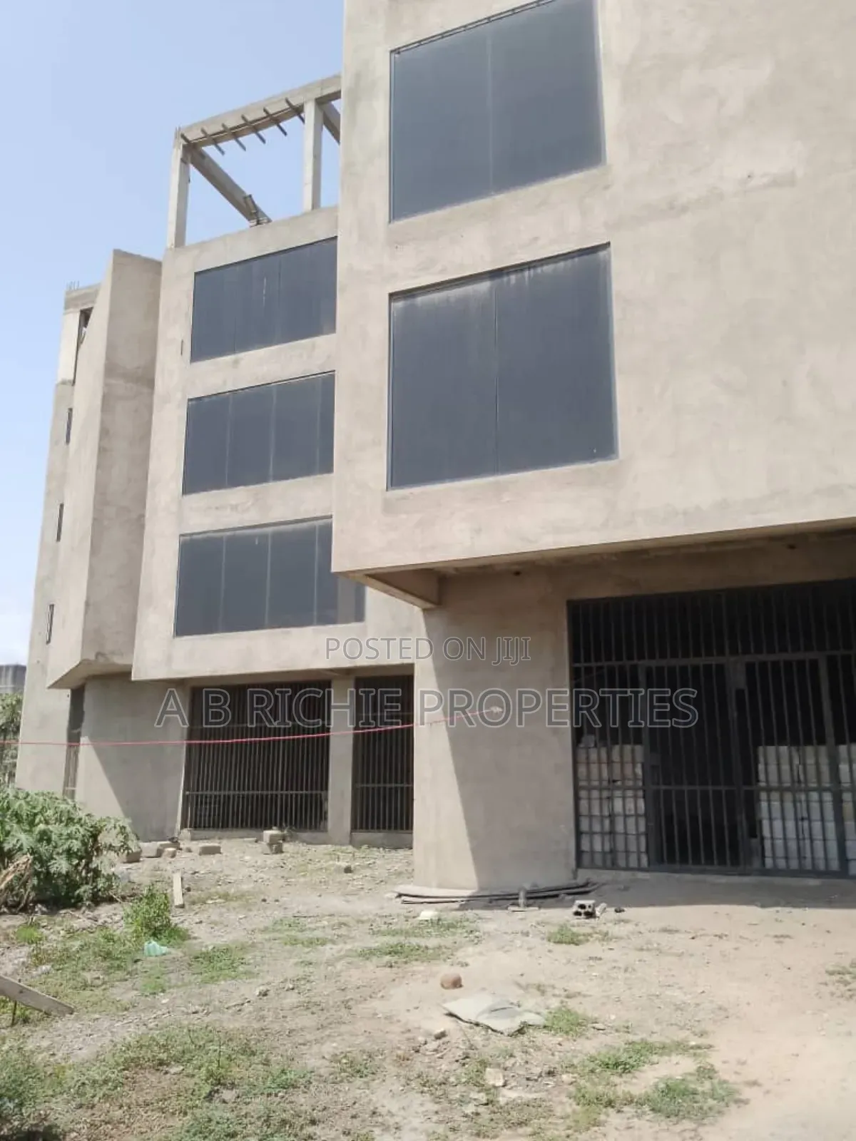 Commercial Office Space for Sale Is $1.6m Usd in South La