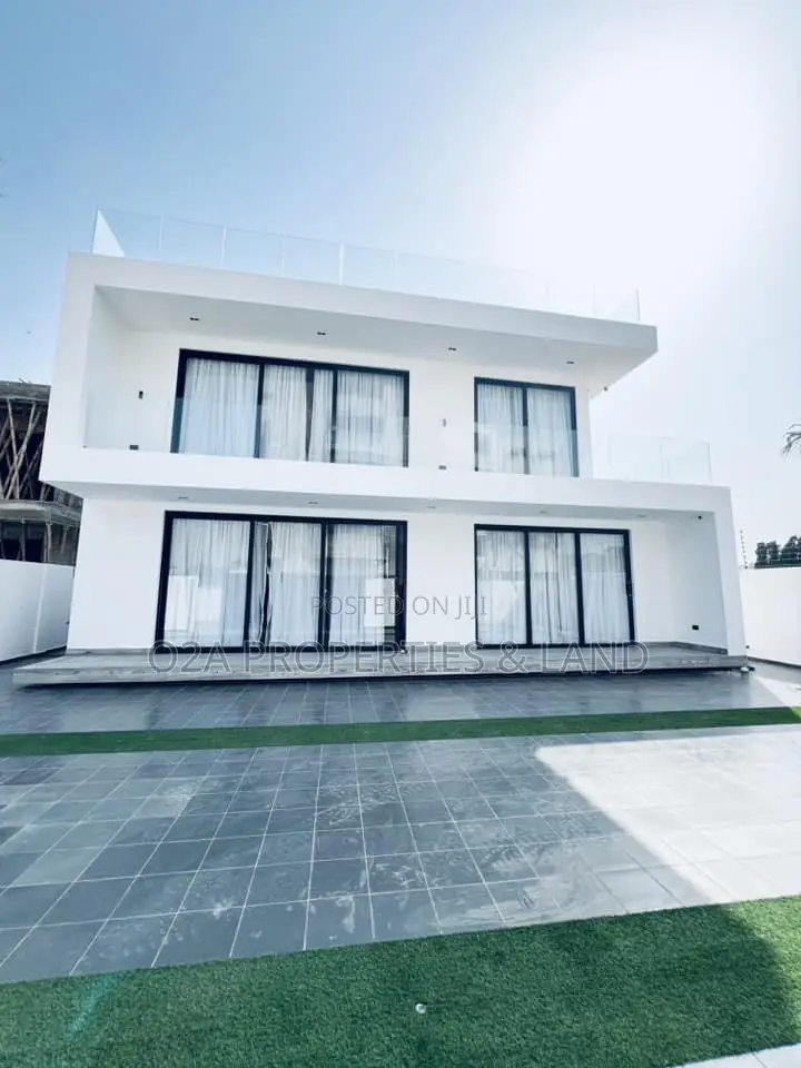 4bdrm House in East Legon, American House for sale in American House