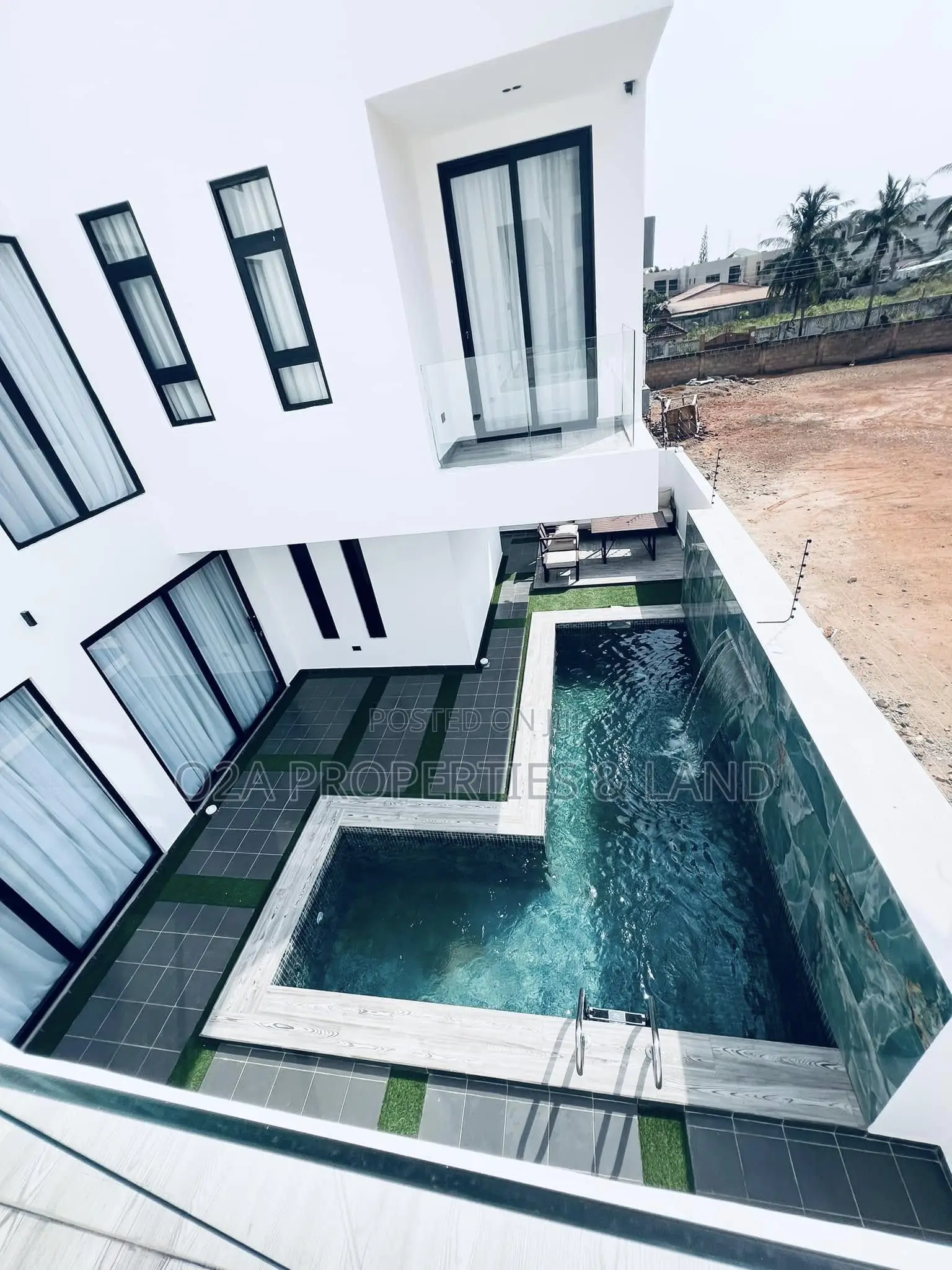 4bdrm House in East Legon, American House for sale in American House