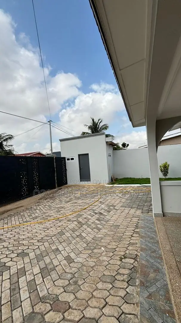 3bdrm House in Prime Spintex(Close, Baatsona Total for rent in Baatsona Total