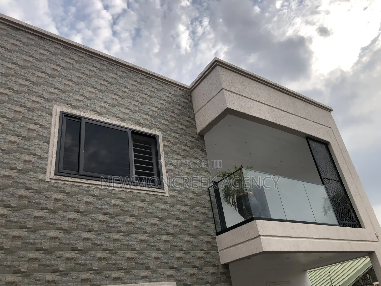 4bdrm Duplex in Oyarifa,Balancer, Accra Metropolitan for sale in Accra Metropolitan