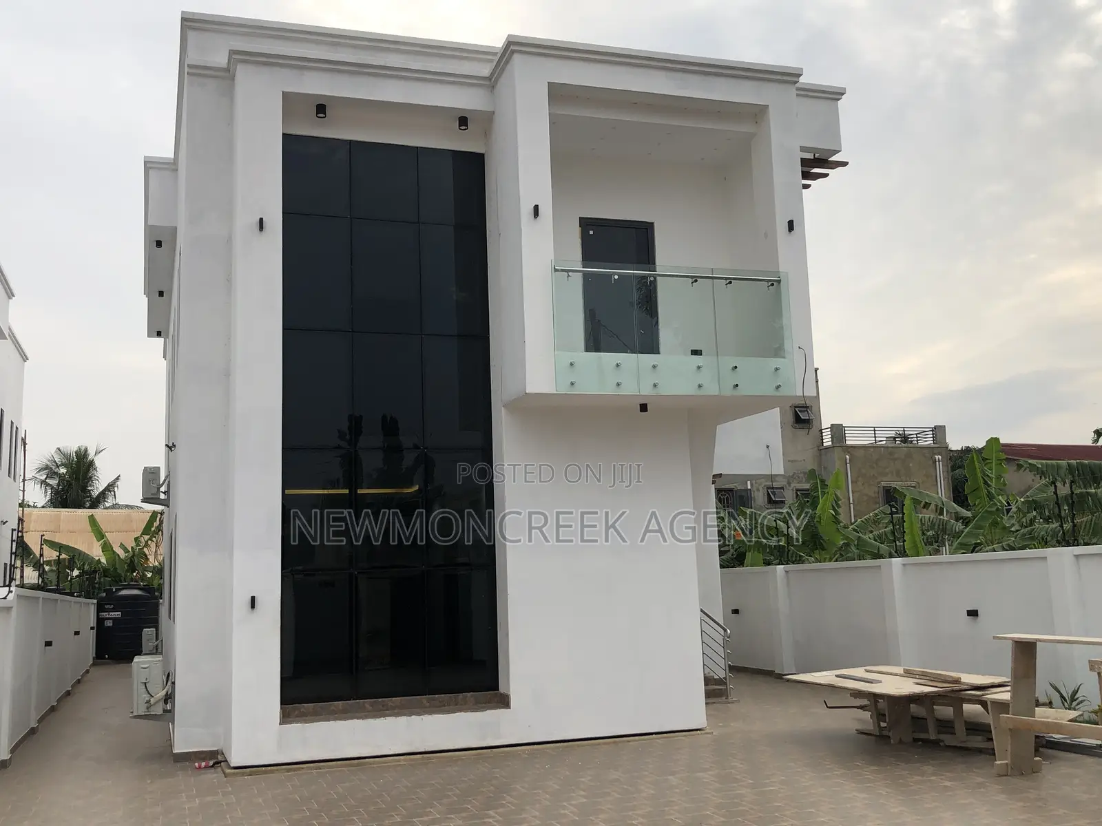 4bdrm Duplex in Off The Oyarifa, Accra Metropolitan for sale in Accra Metropolitan