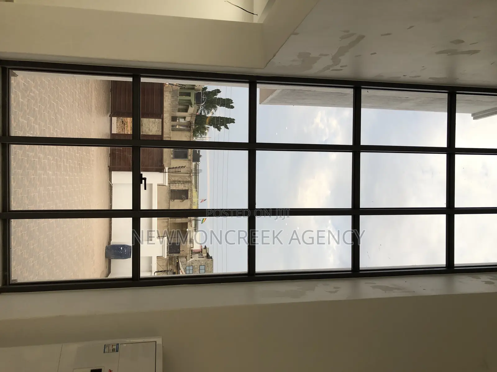 4bdrm Duplex in Off The Oyarifa, Accra Metropolitan for sale in Accra Metropolitan