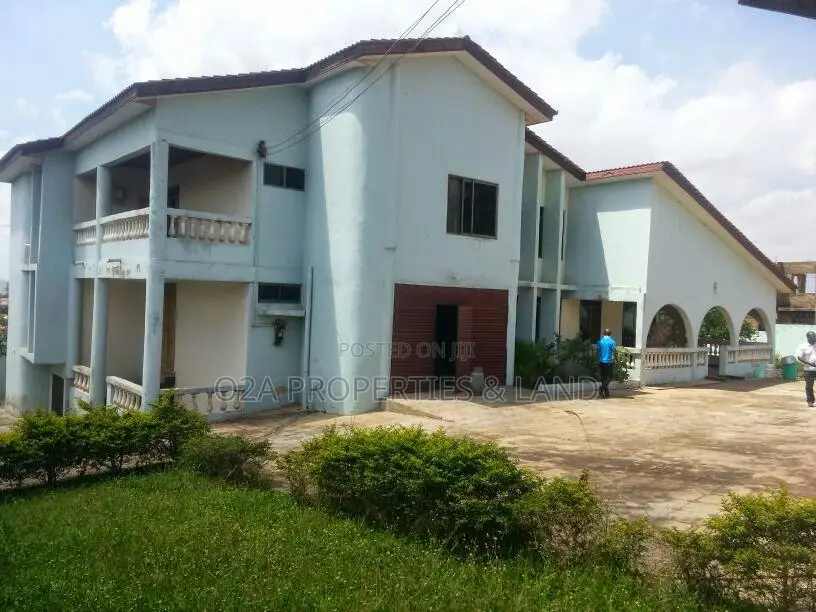 6bdrm House in Kwabenya Near, Ga East Municipal for sale in Ga East Municipal
