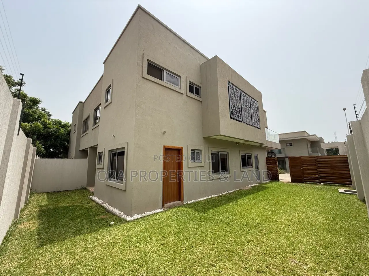 4bdrm Townhouse / Terrace in Cantonment, Acquinas for rent in Acquinas