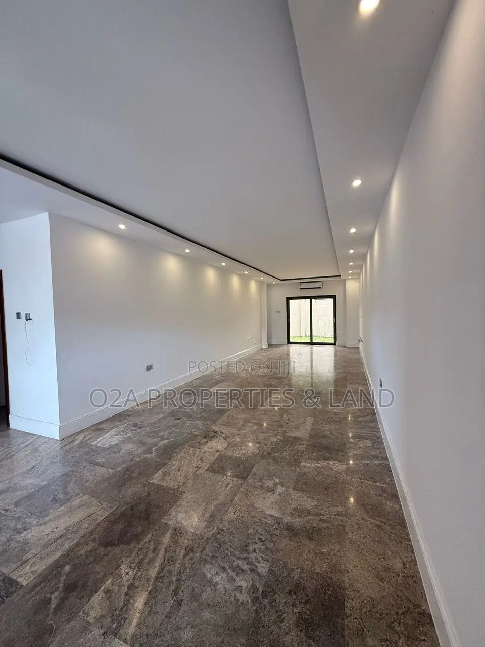 4bdrm Townhouse / Terrace in Cantonment, Acquinas for rent in Acquinas