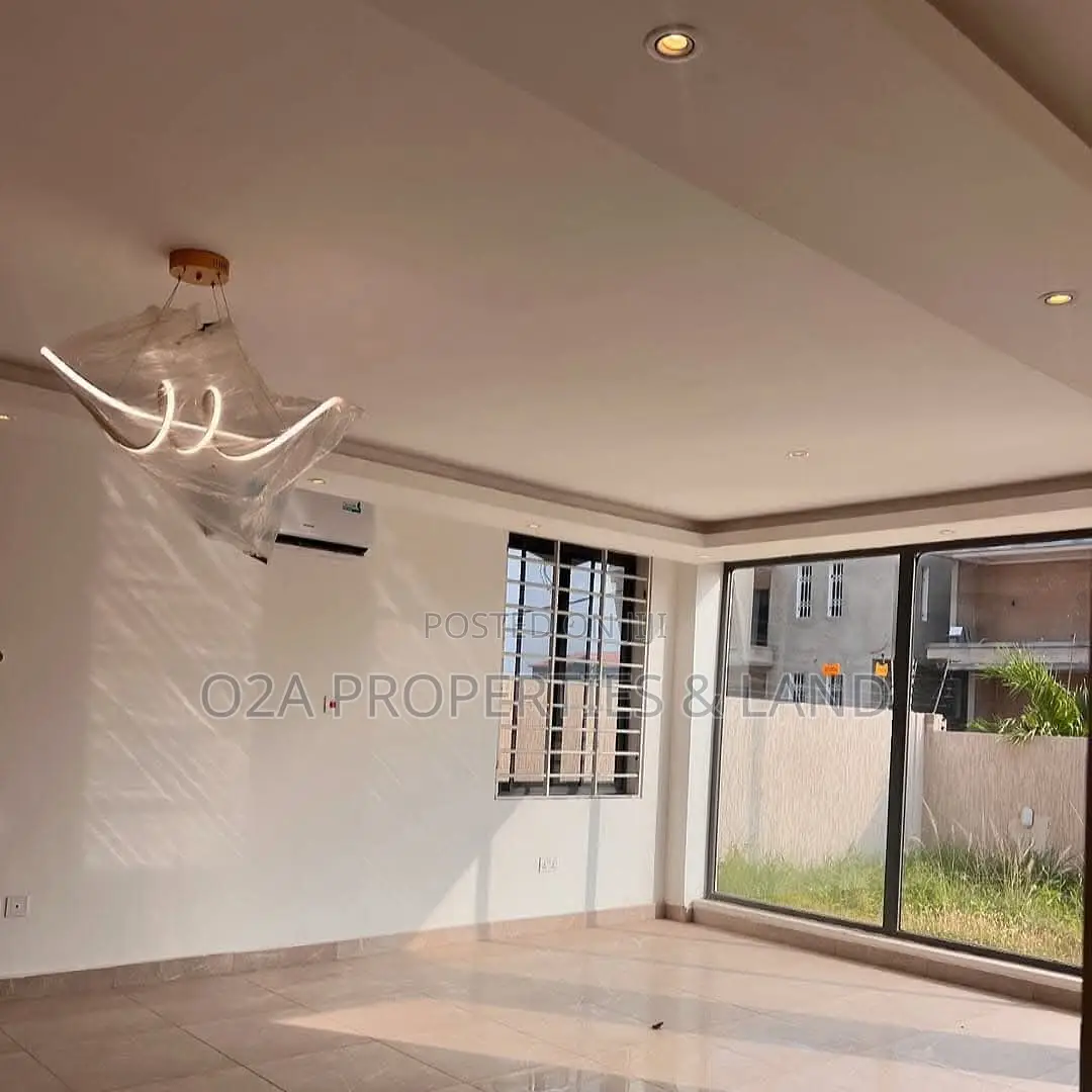 4bdrm House in East Legon-Ogbojo for sale in New Legon