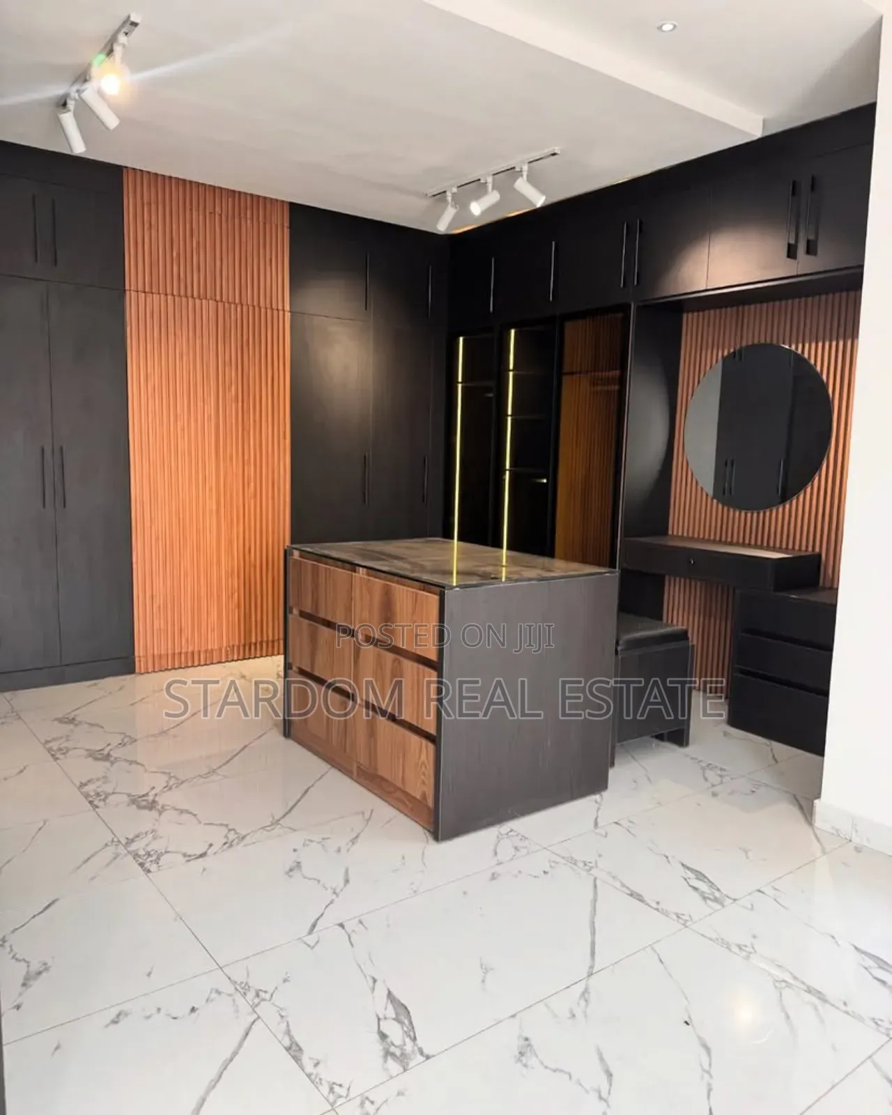 4bdrm Mansion in Adjiringanor, East Legon for sale in East Legon