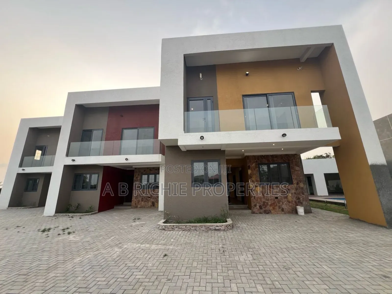3bdrm Townhouse / Terrace in Ab Richie Properties, Tema Metropolitan in Tema Metropolitan