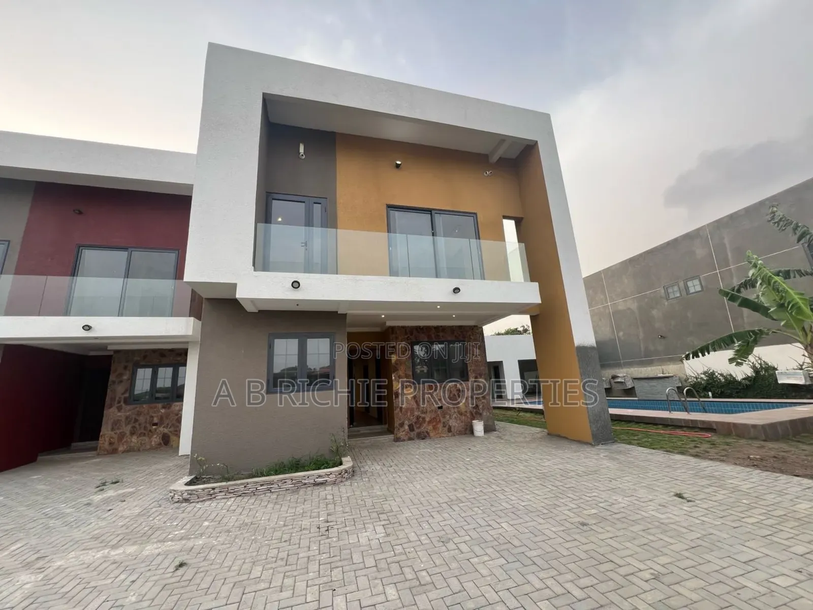 3bdrm Townhouse / Terrace in Ab Richie Properties, Tema Metropolitan in Tema Metropolitan