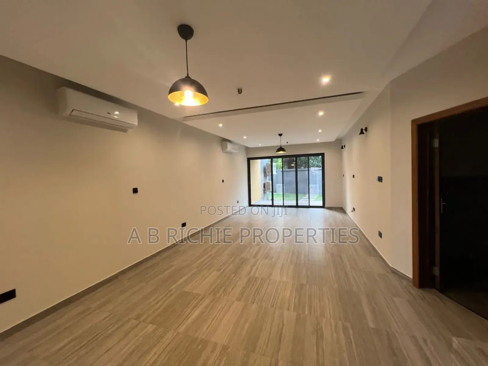 3bdrm Townhouse / Terrace in Ab Richie Properties, Tema Metropolitan in Tema Metropolitan