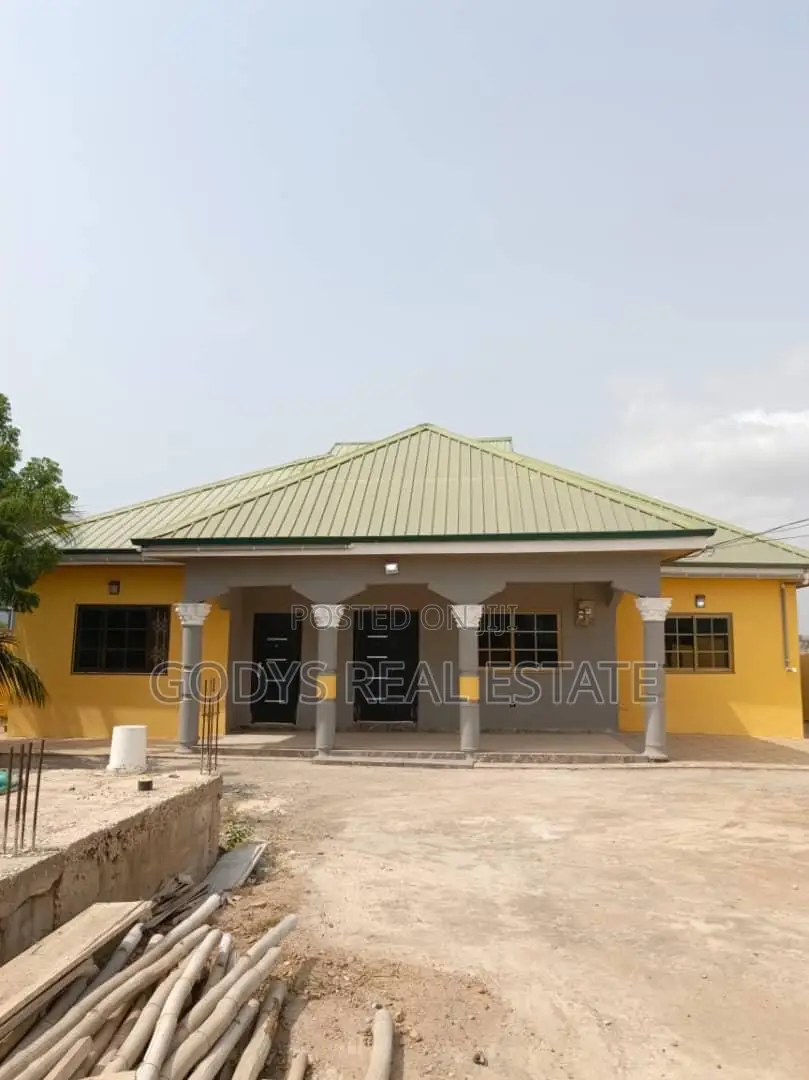 4bdrm House in Nyarnyanor Raod, Kasoa for sale in Kasoa
