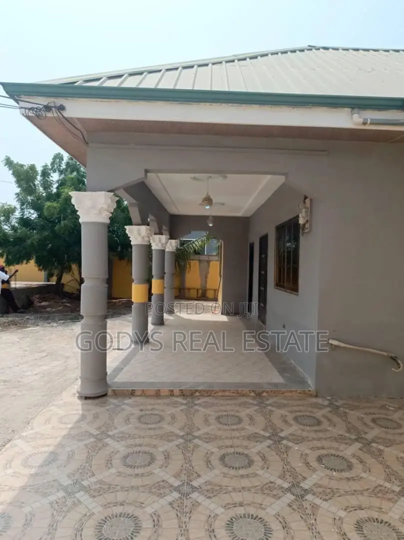 4bdrm House in Nyarnyanor Raod, Kasoa for sale in Kasoa