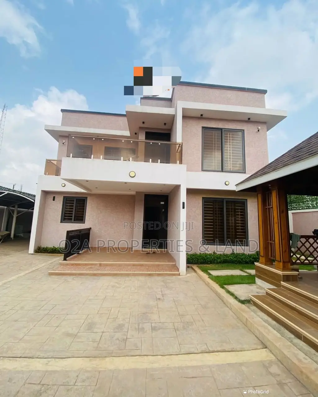 5bdrm House in East Legon, American House for sale in American House