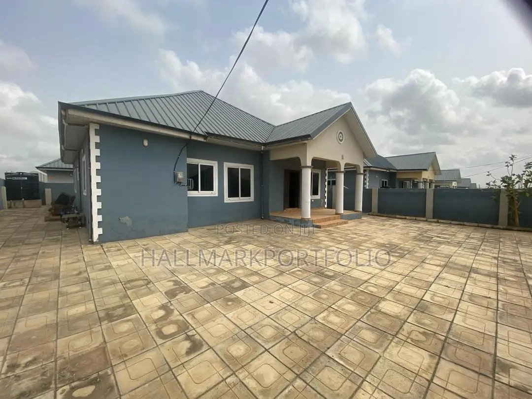 3bdrm House in Kasoa Obolo Estate, Opeikuma for sale in Opeikuma