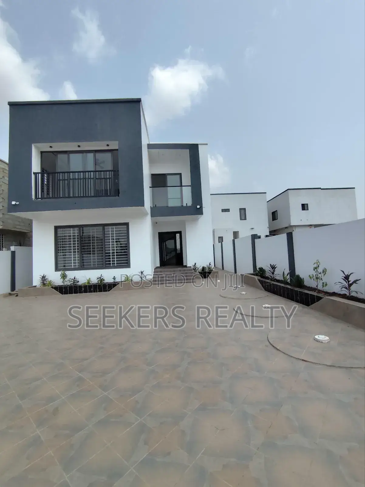 4bdrm House in Seekers Realty, East Legon for sale in East Legon