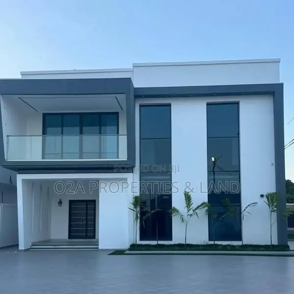 4bdrm House in East Legon, American House for sale in American House