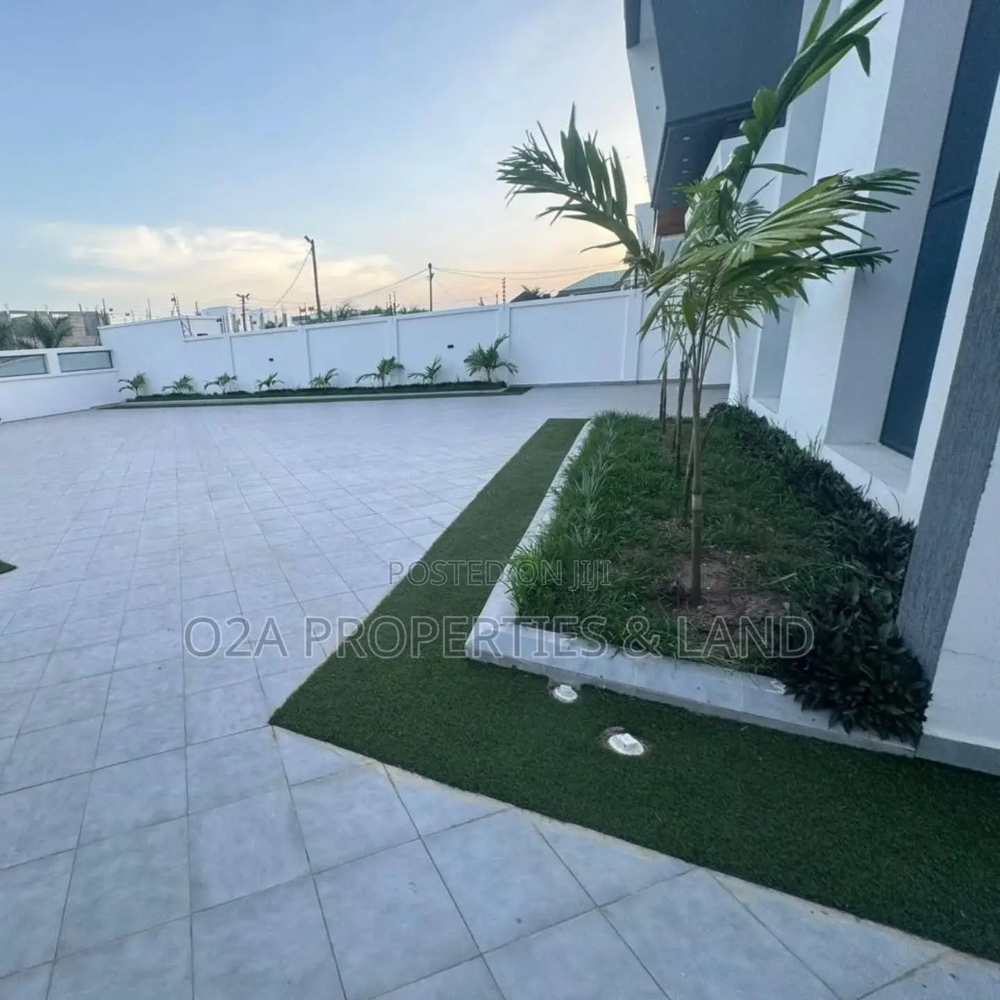 4bdrm House in East Legon, American House for sale in American House