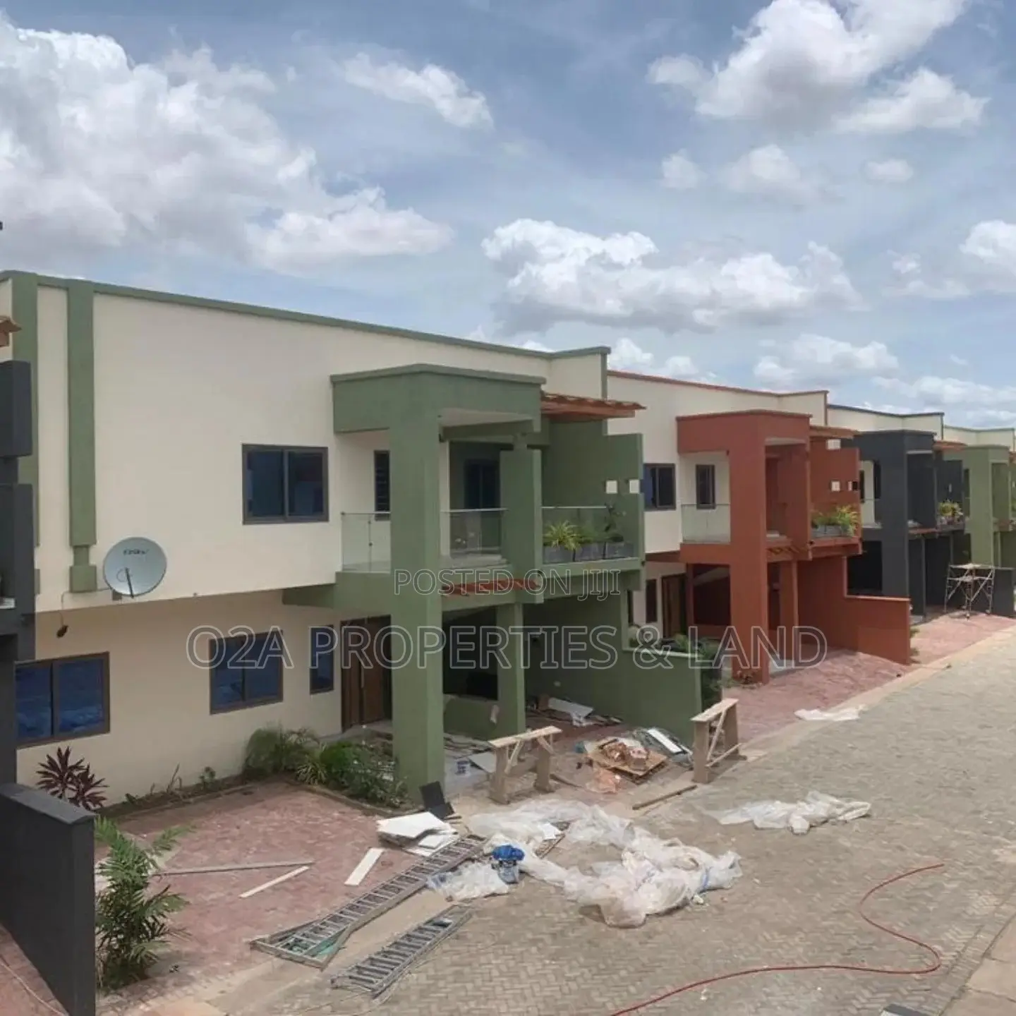 3bdrm Townhouse / Terrace in Achimota, Neoplan for rent in Neoplan
