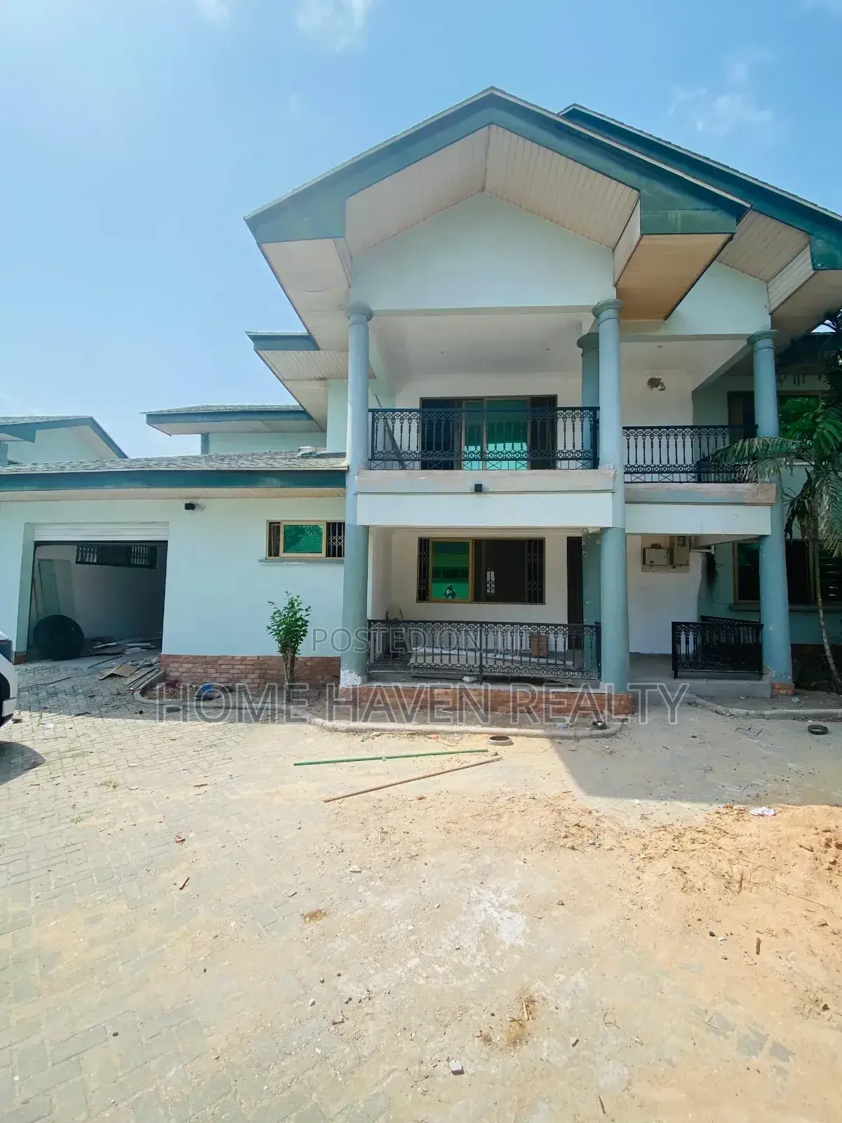 4bdrm Townhouse / Terrace in Dzorwulu for rent in Dzorwulu