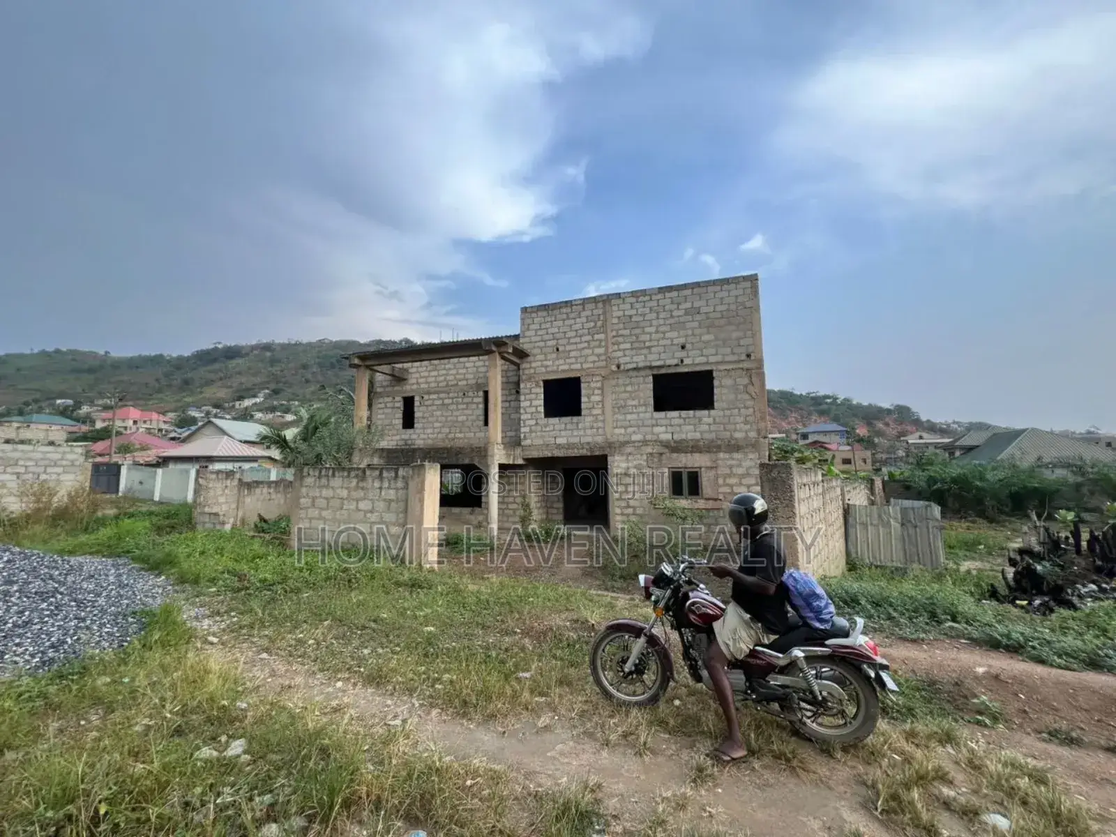 4bdrm House in Abuom, Kwabenya for sale in Kwabenya