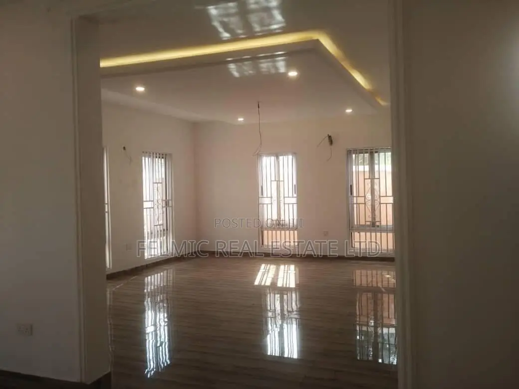 5bdrm Mansion in Felmic Real Estate, Tema Metropolitan for sale in Tema Metropolitan