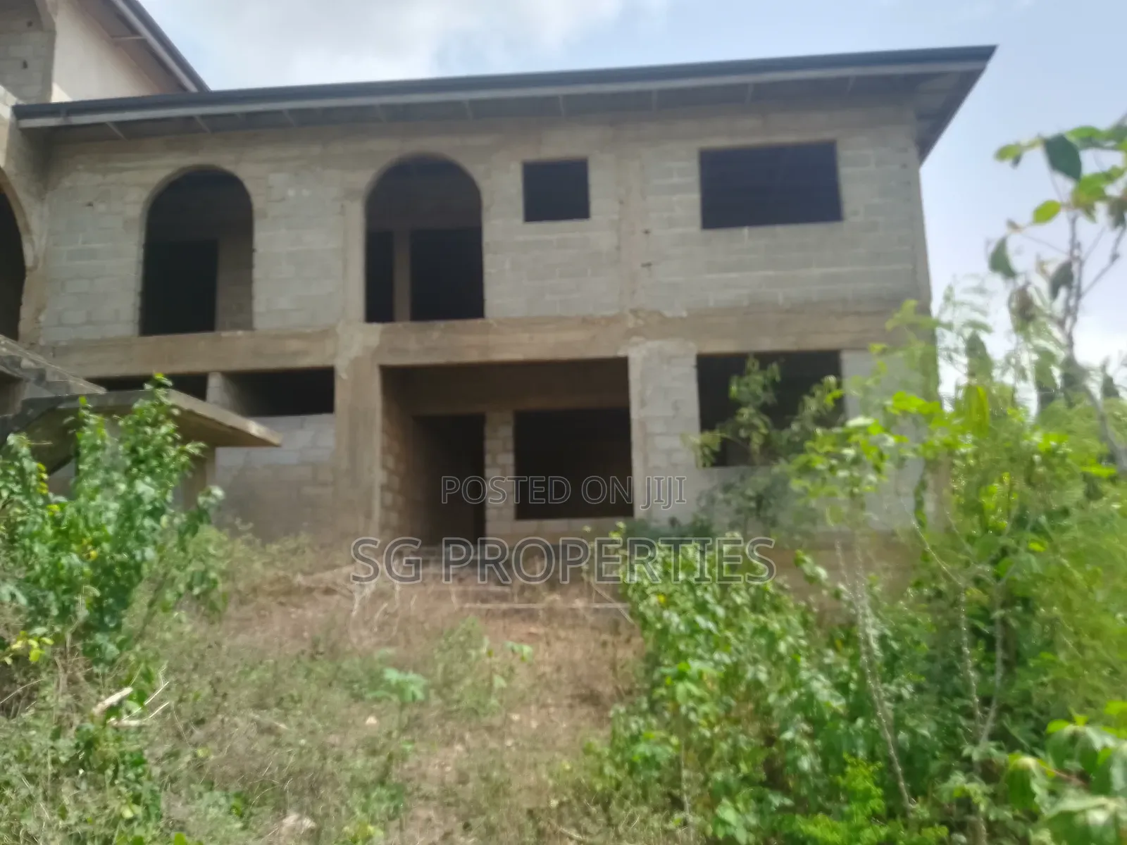 14bdrm Apartment in Mandela No. 3, Weija for sale in Weija
