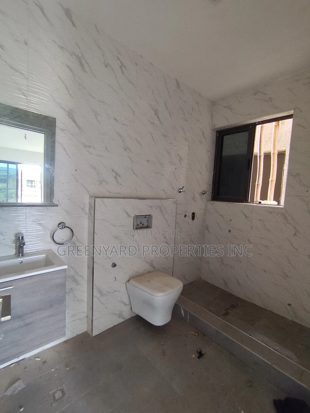 5bdrm Mansion in Adjiringanor, East Legon for sale in East Legon