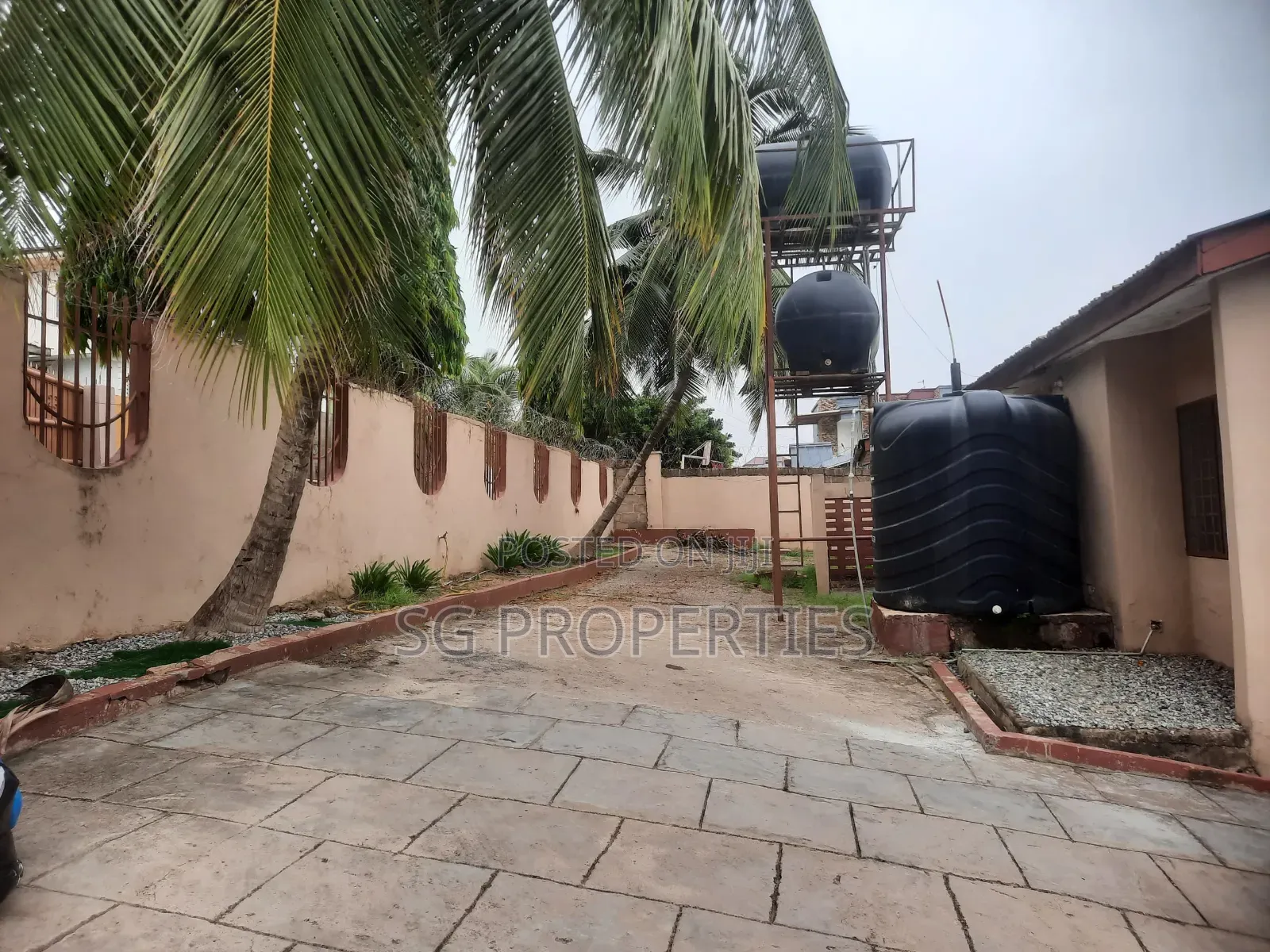 3bdrm House in Atomic Hills Estates for sale in Ashomang Estate