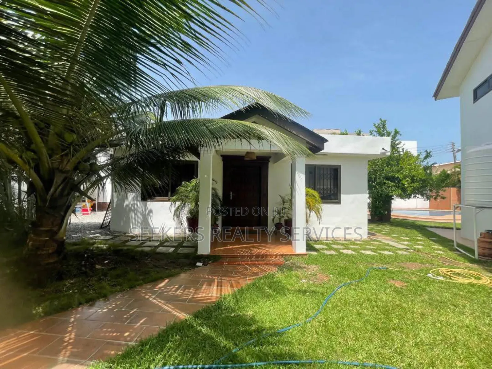 Furnished 2bdrm Apartment in Seekers Realty, Labone for rent in Labone
