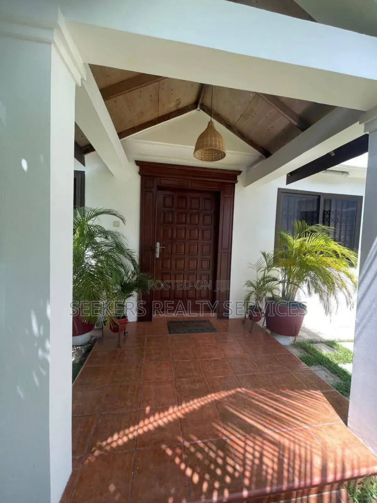 Furnished 2bdrm Apartment in Seekers Realty, Labone for rent in Labone