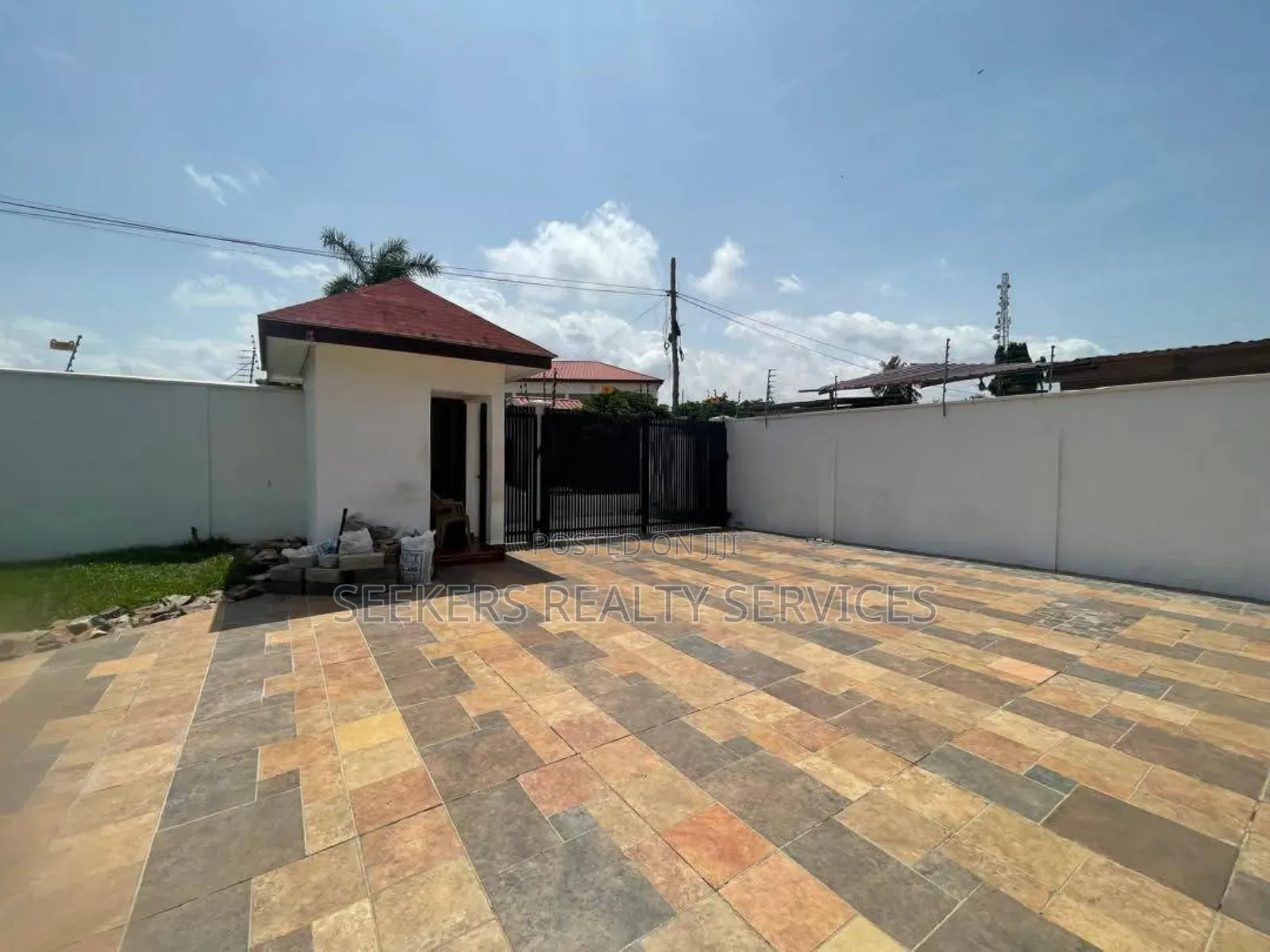 Furnished 2bdrm Apartment in Seekers Realty, Labone for rent in Labone
