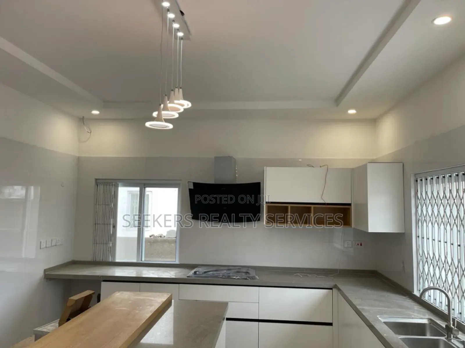 4bdrm House in Seekers Realty, Cantonments for rent in Cantonments