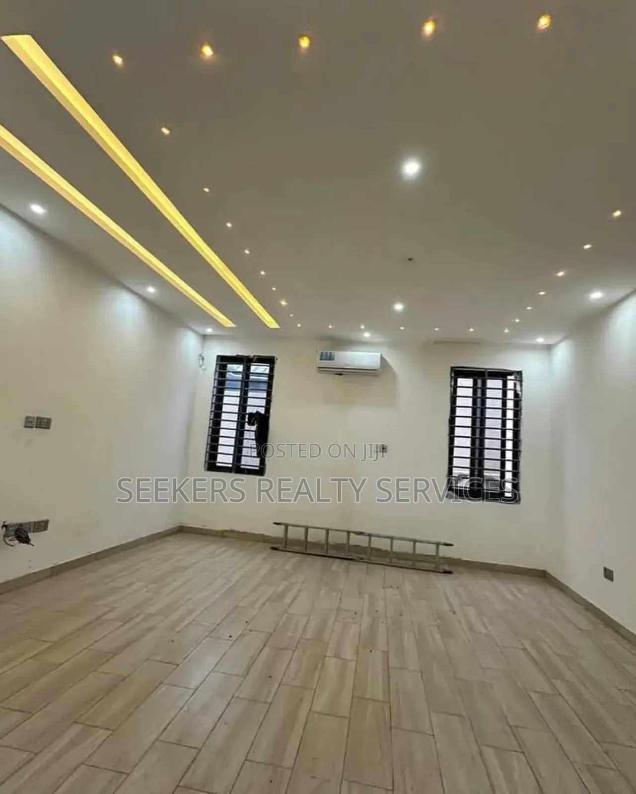 4bdrm Duplex in Seekers Realty, Lake Side Estate for sale in Lake Side Estate
