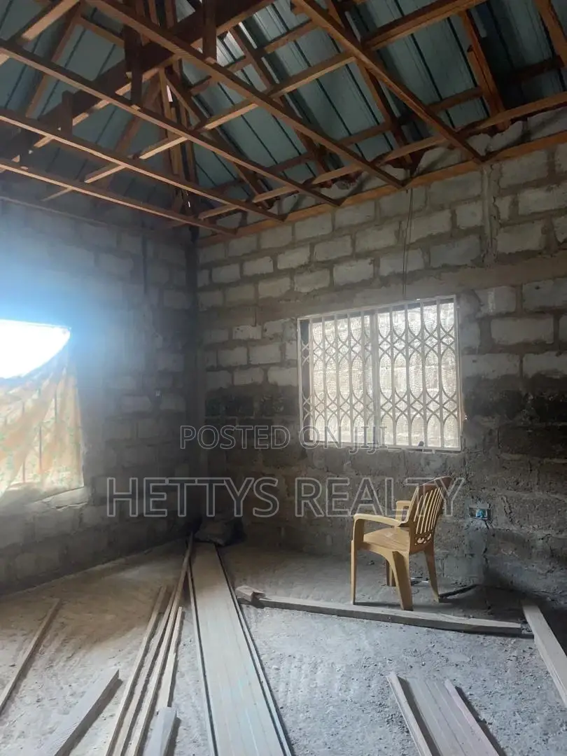 5bdrm House in Pokuase for sale in Pokuase