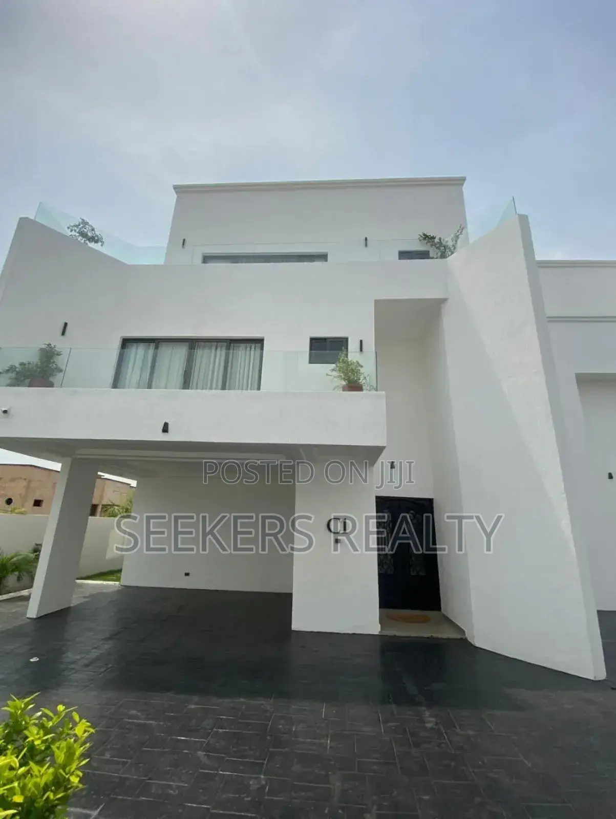 Furnished 4bdrm Townhouse / Terrace in Seekers Realty, East Legon in East Legon