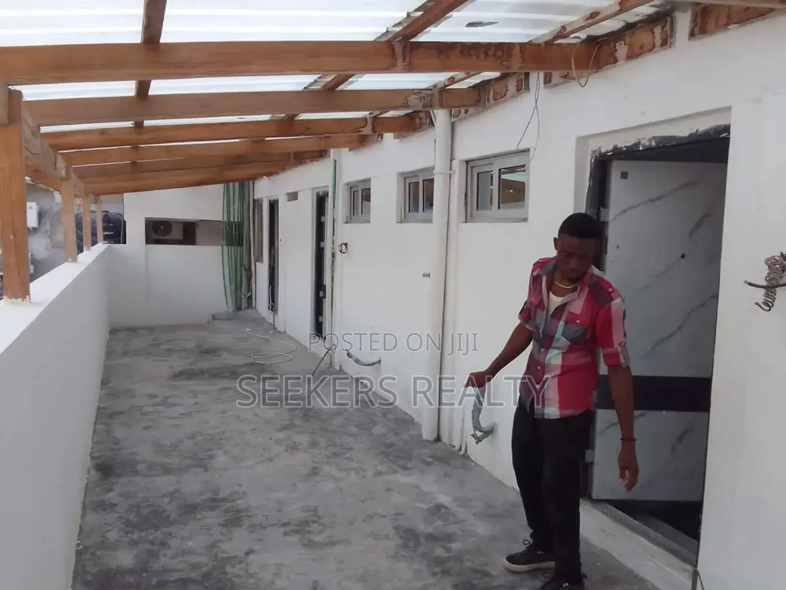 Newly Built Shops for Rent at Osu Near the Oxford Street in Osu