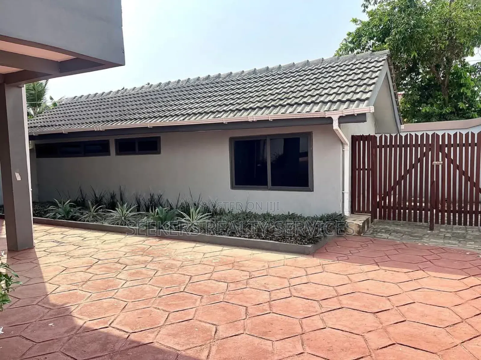 5bdrm House in Seekers Realty, Labone for rent in Labone