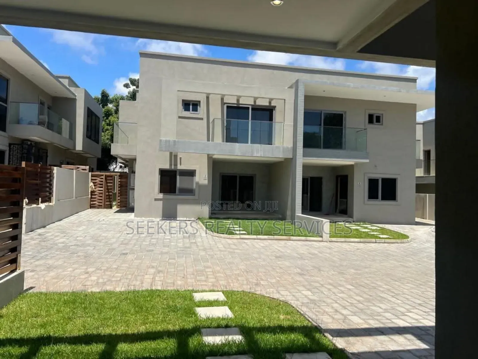 Furnished 4bdrm Townhouse / Terrace in Seekers Realty, Cantonments in Cantonments