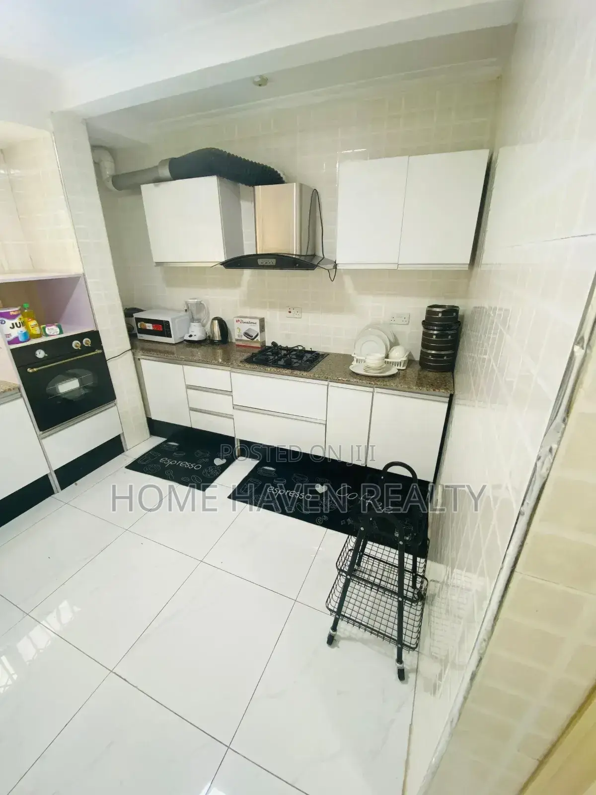 Furnished 3bdrm Apartment in Airport West for rent in Airport Residential Area
