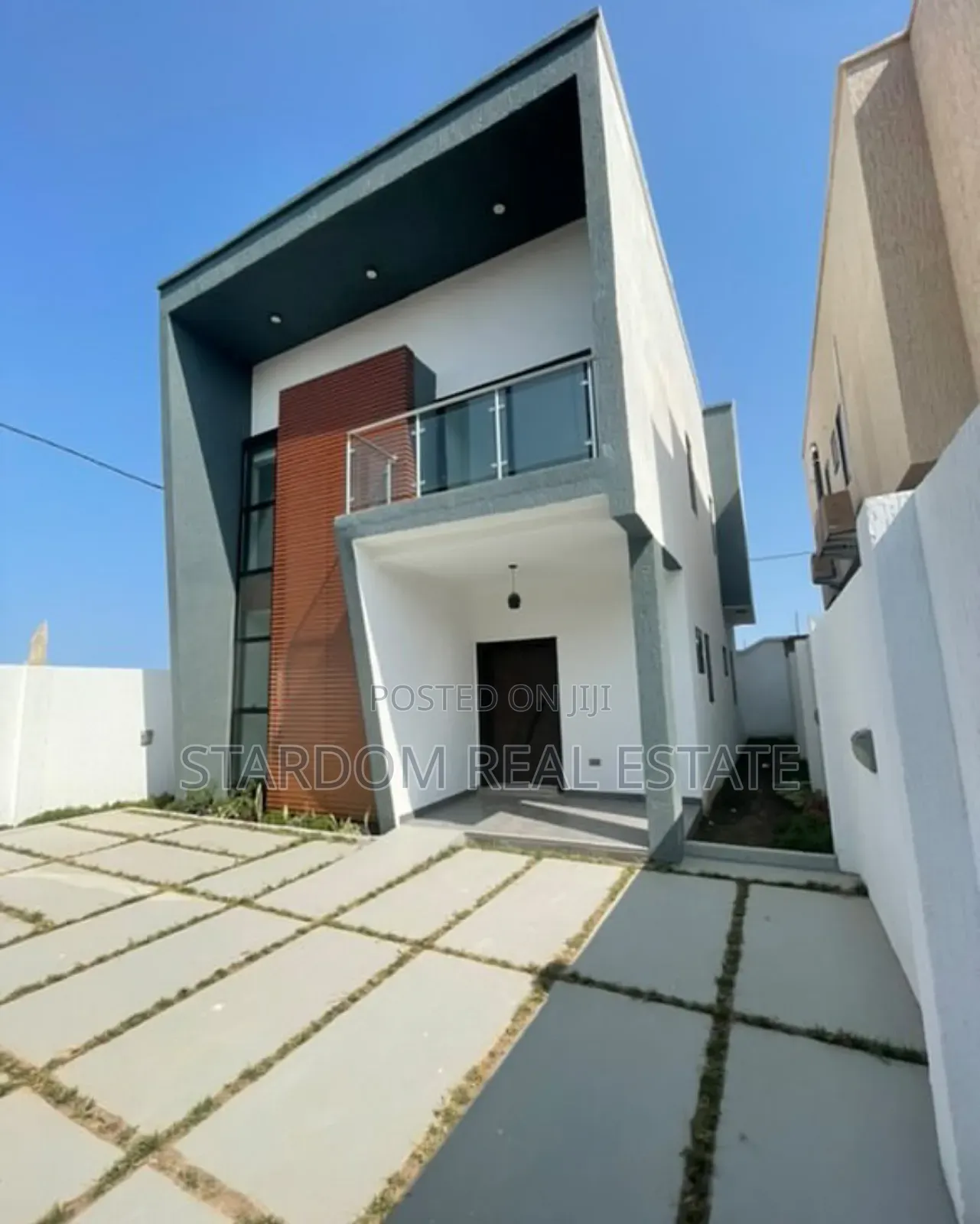 4bdrm Duplex in East Airport Area, Spintex for sale in Spintex