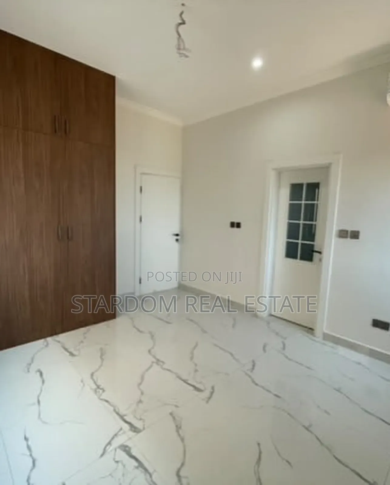 4bdrm Duplex in East Airport Area, Spintex for sale in Spintex
